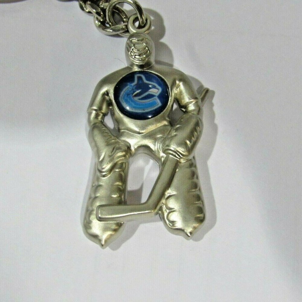 Vancouver Canucks Hockey Player Key Chain w/Logo